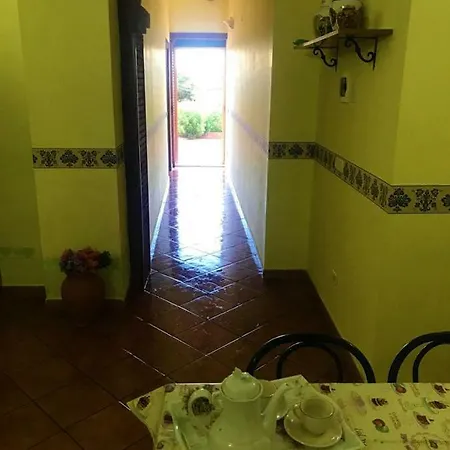 Oda ve Kahvaltı Teodora 3*